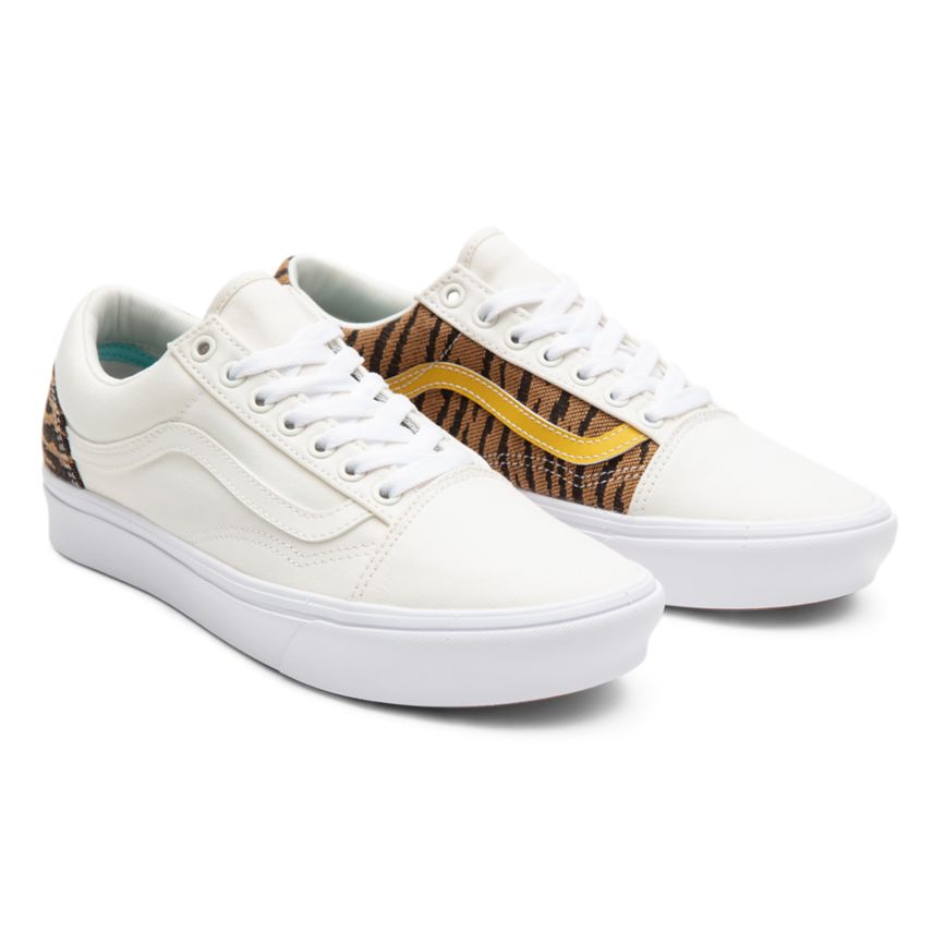 White Vans Le Tigre ComfyCush Old Skool Shoes | VN379U9DD51
